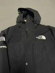 Supreme × THE NORTH FACE アーチロゴ マウンテンジャケット