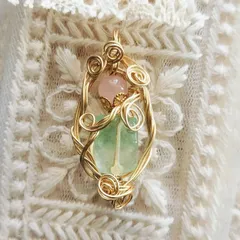 天然石✩フローライト・ローズクォーツ✩ペンダントトップ✩ワイヤーアート✩オリジナルデザイン