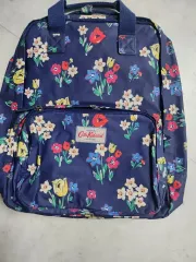 Cathkidston(キャスキッドソン) フラワー バックパック ネイビー