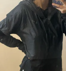 ナイキ ブラック ウィンドブレーカー