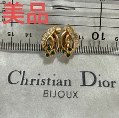 Christian Dior クリスチャンディオール　ラインストーン付きゴールドカラーイヤリング