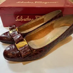 フェラガモ　SalvatoreFerragamo　Vara　ヴェラ　クロコ型押しカーフレザー　6C　ブラウン　3cmヒールパンプス