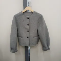 グレー ノーカラー ウール ショートコート