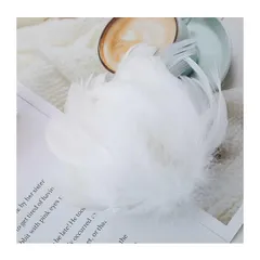 新品 羽シャワー フェザーシャワー 300枚 羽根 羽 たっぷり 手芸材料 飾りフェザー DIY装飾小物 結婚式 イベント ウェディング 誕生日 パーティー 披露宴 演出 羽根装飾 (白)