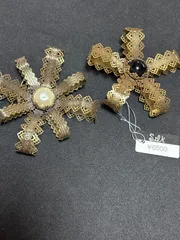 8.8割引★花形ブローチ