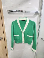 (新品級) グリーン色 カーディガン