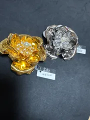 8割引★花形ブローチ