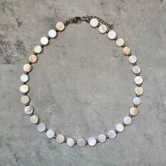 n134 シェル ラウンドビーズ ネックレス 金アレ対応に変更可能