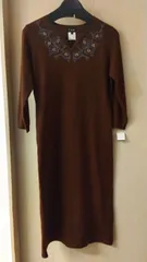 M24　iCB　ウールニットワンピース　タイトめ　キーネックに刺繍が素敵　暖かい