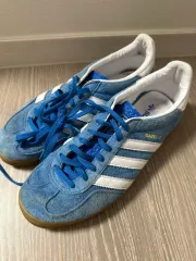 アディダス ガゼル 白