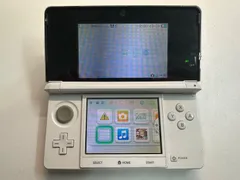 ②ニンテンドー3DS ホワイト　中古品　ACアダプター付き