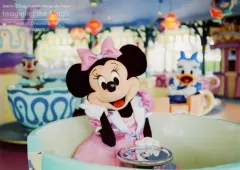 【中古】キャラカード デイジー＆ミニー＆クラリス(アリスのティーパーティー/UP) 写真 「イマジニング・ザ・マジック“10イヤーズ・オブ・ドリームス＆マジック” 第2弾」 東京ディズニーリゾート限定