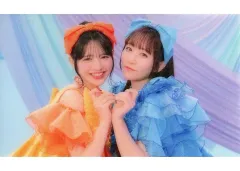 【中古】キャラカード 鎮西寿々歌＆真中まな クリアカード ツーショットH(ステージ衣装) 「FRUITS ZIPPER MV『かがみ』公開記念!ラッフルくじ」 G賞