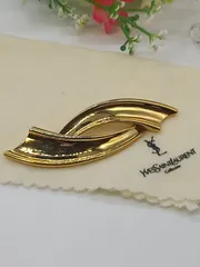 美品 イヴ・サンローラン フラワー ブローチ ゴールド ヴィンテージ 極美品 イヴ・サンローラン YVES SAINT LAURENT YSL ロゴ ブローチ