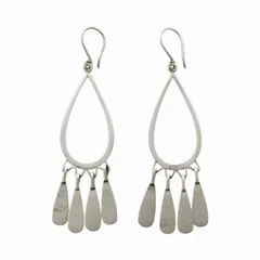 しずく型 フープピアス ロング 揺れる レディース アクセサリー シルバー風 5連チャーム エレガント 軽量