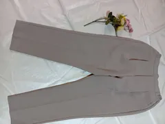 ベージュ系 テーパードパンツ／タック入り・ウエストゴム・サイズL