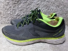 280 デカトロン カレンジ キープ ランニング スニーカー ランニングシューズ 中古 靴