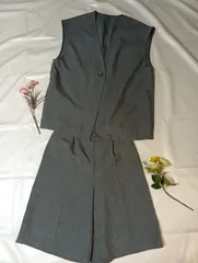 グレー系 セットアップ（Vネックベスト＋ショートパンツ）／サイズF・ポリエステル100%