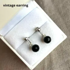 07514ヴィンテージ 黒のカットビーズがゆらゆら揺れるイヤリング