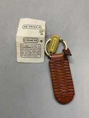 新品タグ付き】希少※COACH型押しキーリング - メルカリ