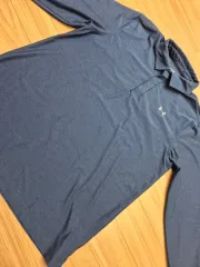 アンダーアーマー 長袖シャツ XL サイズです- ポリエステル 88% ポリウレタン