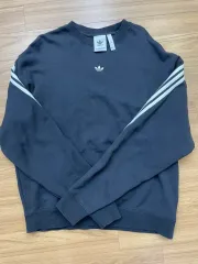 アディダス 黒色 スウェットです- サイズは 2XLです- 素材は コットン 10