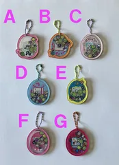 シャカシャカ　キーホルダー　たまごっち　①