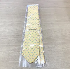 G1562新品未使用フェラガモ　シルクネクタイ　イエロー　魚貝柄