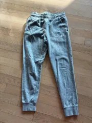 ナイキ グレー 長ズボン トレーニングウェア