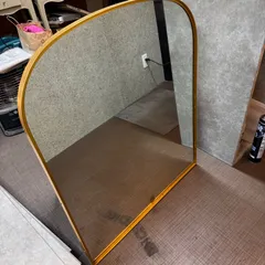 【中古】ウォールミラー　壁掛け鏡　大型　アーチ　アンティーク　真鍮色　ラスト一個です！