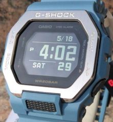 生産終了☆極美品☆完動品G-SHOCK G-8100 ターコイズブルー 箱付き