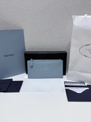 (公式ホームページ購入) PRADA プラダ サフィアーノ エンボス ロゴ カードウォレット
