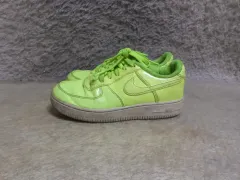 200 NIKE エアフォース1 ネオン 蛍光 キッズ 子供靴 ジュニア シューズ