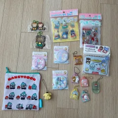 サンリオキャラクターグッズコレクション（ジッパーバッグ／手鏡／ポーチ／キーホルダー）