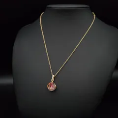 美品 SWAROVSKI スワロフスキー ネックレス ペンダント ピンククリスタル ラインストーン クッションカット フラワー透かし ゴールドカラー 上品 可愛い 大ぶり ギフト プレゼント 贈り物