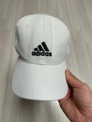 アディダス ベースボールキャップ 白 帽子 s/m