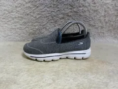 225 SKECHERS スケッチャーズ ゴーウォーク ウルトラ グレー 中古 スニーカー