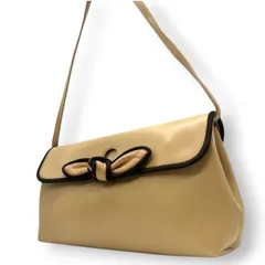 美品 フルラ FURLA ショルダーバッグ レザー ベージュ リボン 斜め掛け可 ワンショルダー エレガント 上品 イタリア製 フォーマル カジュアル デイリーユース シンプル クラシック レディース 大人 スタイリッシュ 自立可 U2