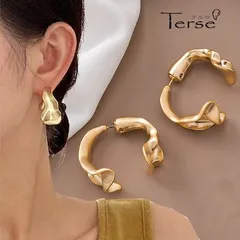 ゴールドピアス 大ぶりピアス メタルピアス 変形デザイン フレンチピアス 2WAYピアス 揺れるピアス リボンモチーフ エレガント 上品 きれいめ 大人可愛い 高見え アクセントコーデ トレンドアクセ 通勤アクセ オフィス対応 彼女 プレゼント バレンタイン