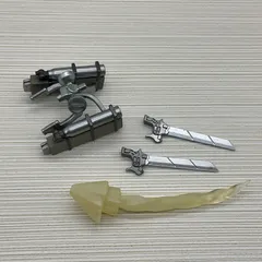 現状品　ねんどろいど 立体機動装置　超硬質スチール　立体起動エフェクト　ミカサ・アッカーマン エレン・イェーガー共通パーツ　小物パーツ　武器パーツ　エフェクトパーツ　進撃の巨人　使用感、日焼けあります　写真にあるもののみバラ売り不可