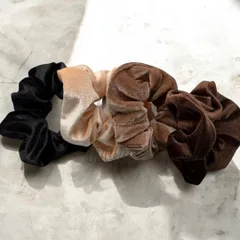 【4個セット】ベロアシュシュ ヘアゴム レディース 冬 お得なセット 髪にやさしい 跡がつきにくい 大人女子 まとめ髪 普段使い オフィス デート  ブラック ブラウン ベージュ ヘアアクセサリー