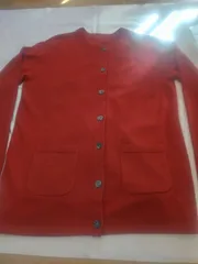 カーディガン赤色