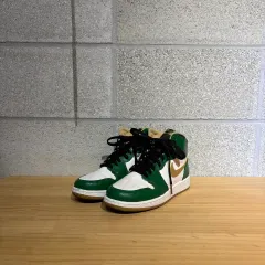 ナイキ エアジョーダン 1 レトロ ハイ OG 240(S73 スニーカー スポーツ