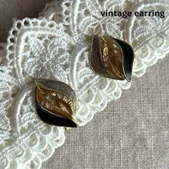 07529ヴィンテージ 黒エナメル×シルバーラメの流線型ゴールドイヤリング