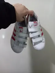 アディダス SUPERSTAR ベルクロ スニーカー 白/レッド 200