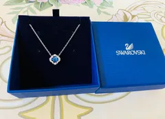新品　スワロフスキーSwarovski Una ネックレス クローバーブルー
