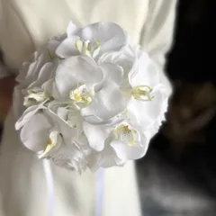 白バラ×胡蝶蘭ラウンドブーケ☆ブートニア