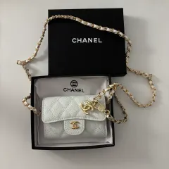 (新品フルセット) CHANEL シャネル ロゴ 白 カードウォレット ストラップセット