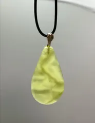 【天然石】岫玉ペンダントトップ - 雫型 - 癒しのグリーン ジェイド 爽やかな透明感 パワーストーン