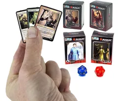 世界最小マジック:ザ・ギャザリング限定コレクターセット。アジャニVSニコル・ボーラスとジェイスvsヴラスカのデュエルデッキと限定プレイサイコロ。 